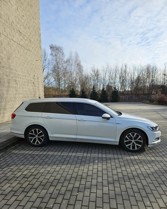 Volkswagen Passat cena 52000 przebieg: 249000, rok produkcji 2015 z Kalisz małe 121